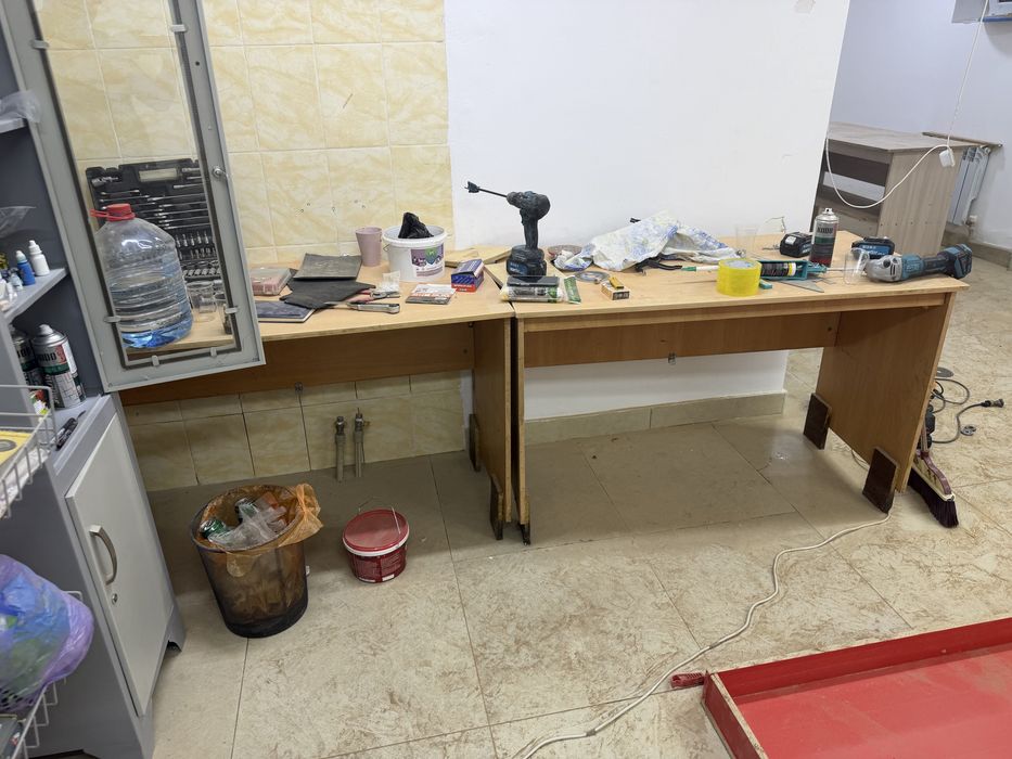 Продам столы в среднем состоянии