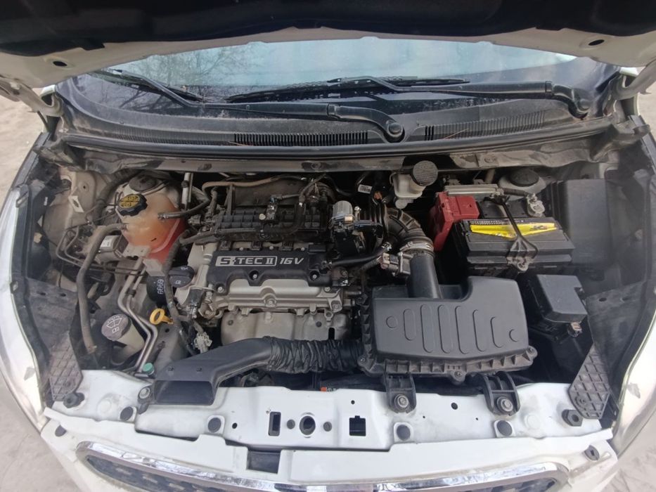 Спарк 4 позиция сотилади