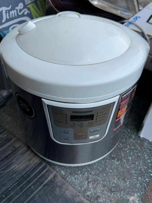 Мультиварка Redmond