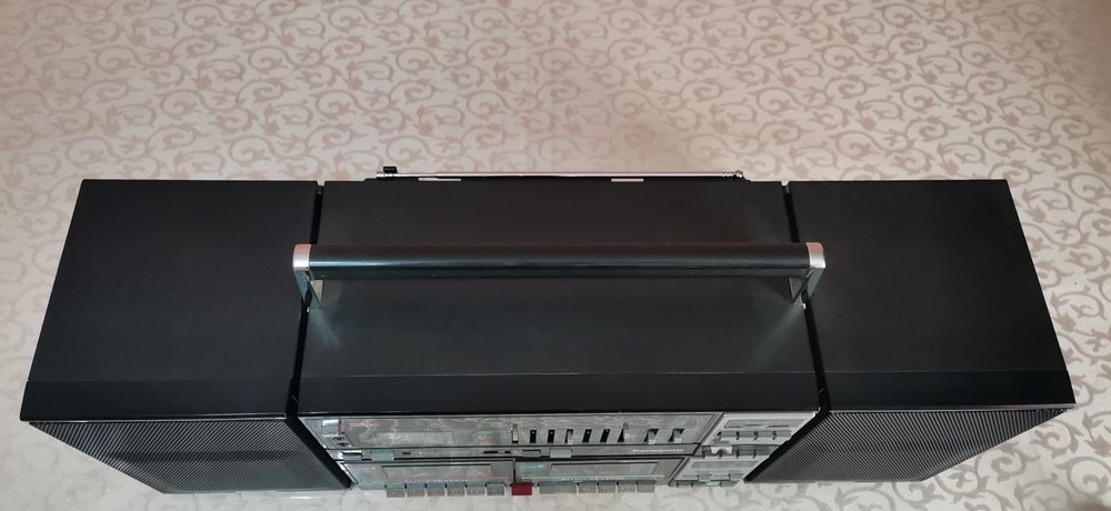 Продаётся магнитола Panasonic cw200.