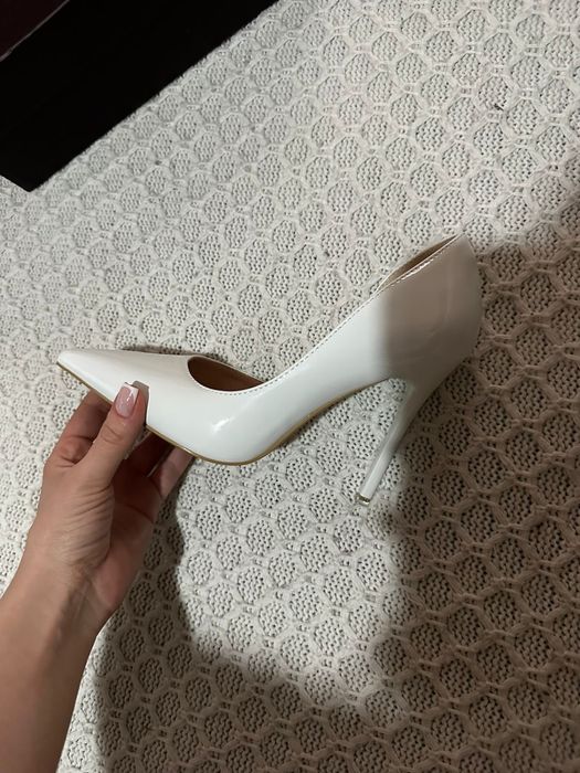 Туфли белые лодочки 36 размер