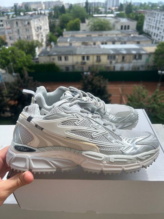 Vând Off-White BRB