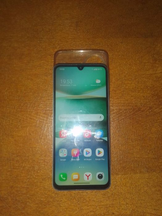 Продаю телефон Redmi 5a возможен торг