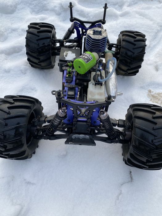 Машинку на двс нитрометане обмен интересуется!