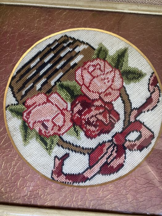 Goblen - Vintage - Cos cu flori - inramat cu geam