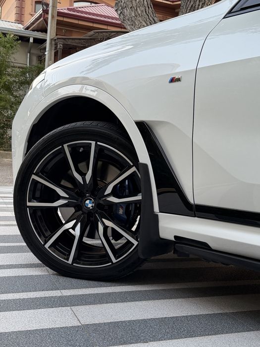 BMW x7 xdrive 2020