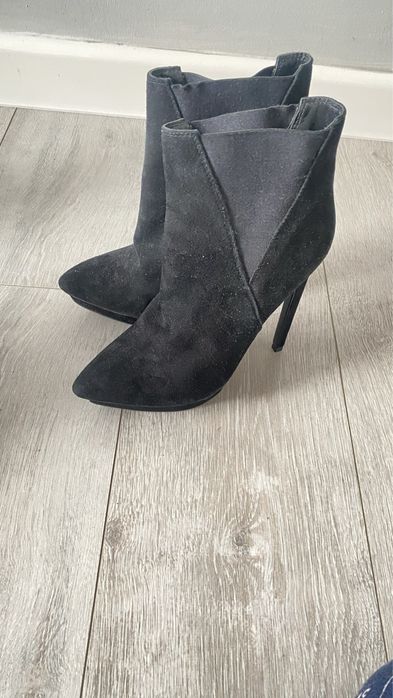 Замшевые ботильоны