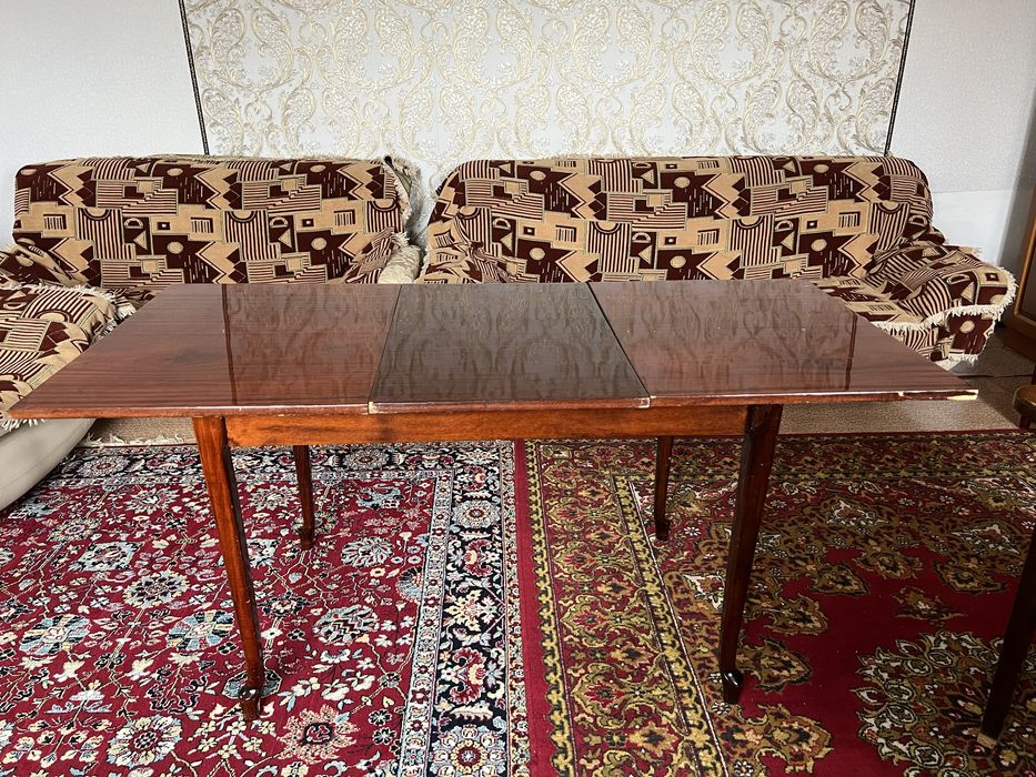 Продается Стол обеденный раздвижной