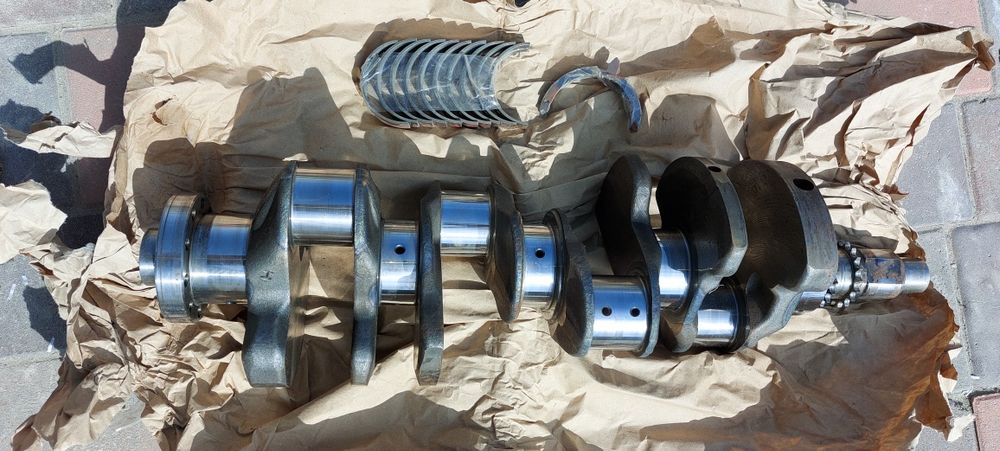 Коленвал на LEXUS 570. Состояние идеальное без выроботки.