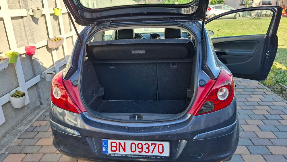 Vând urgent autoturism Opel Corsa!!!