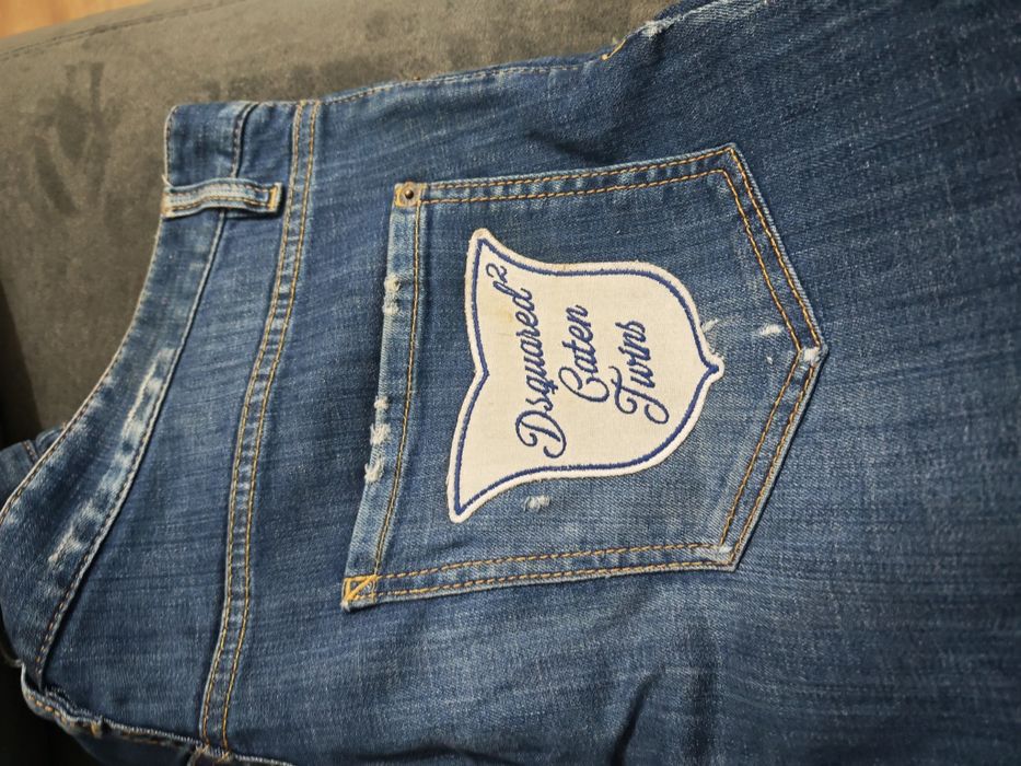 Blugi Dsquared mărimea 52 impecabili