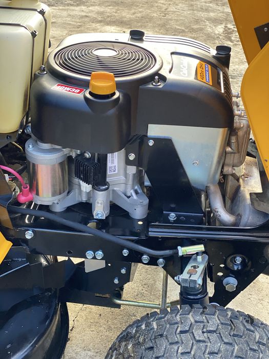 Vand tractor/tractoras gazon MTD CUB CADET !