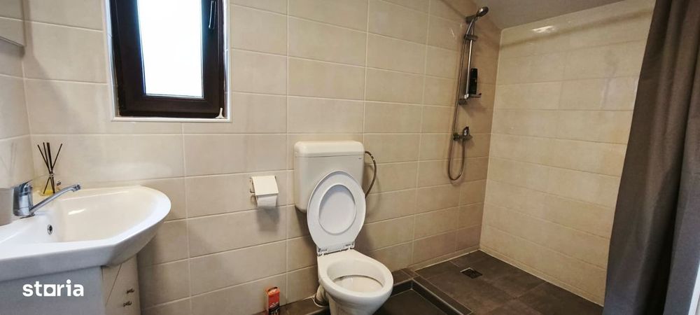 De inchiriat casa cu 6 camere in Cristesti