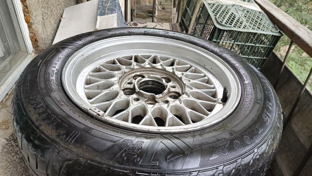 Срочно срочно продам зимние шины с диском Б/У