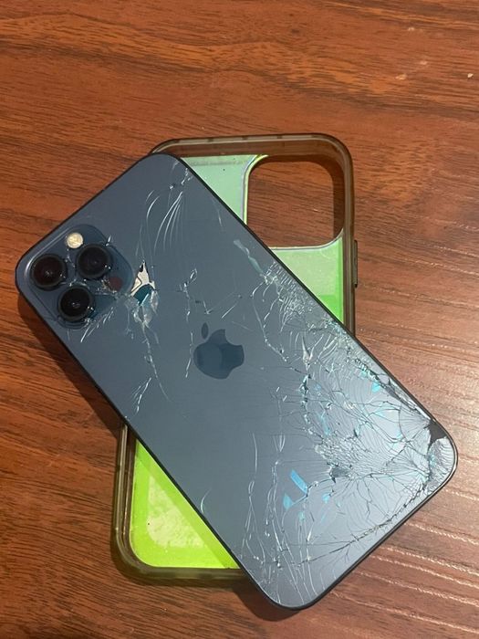 Iphone 12 pro цена 135000 торг есть