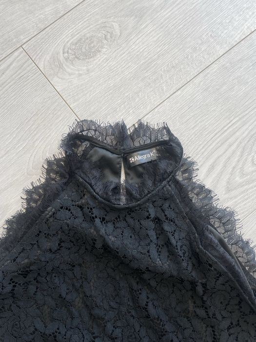 Блуза дантелена.