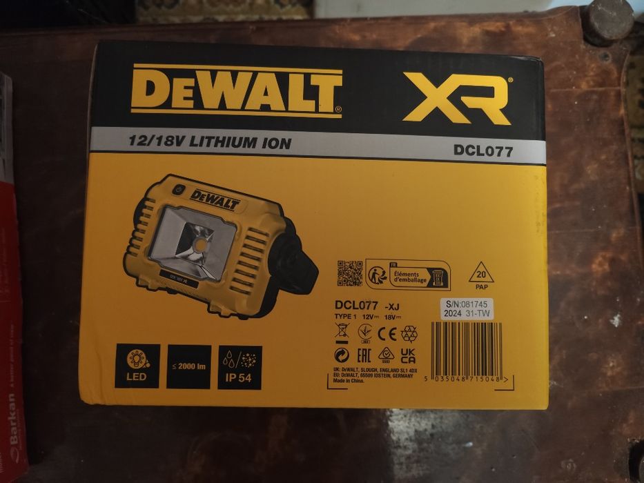 Proiector dewalt DCL077. NOU