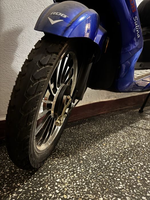 Vand scuter electric