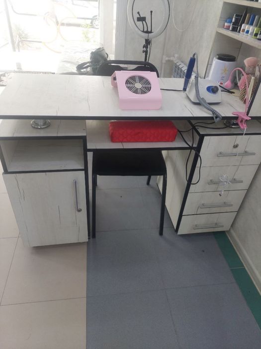 Go’zallik saloni mebellari sotiladi