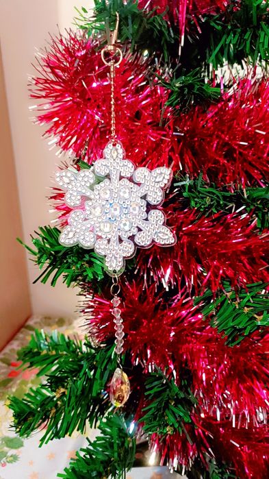 Ornamente pentru bradul de Crăciun stil mozaic cu diamante