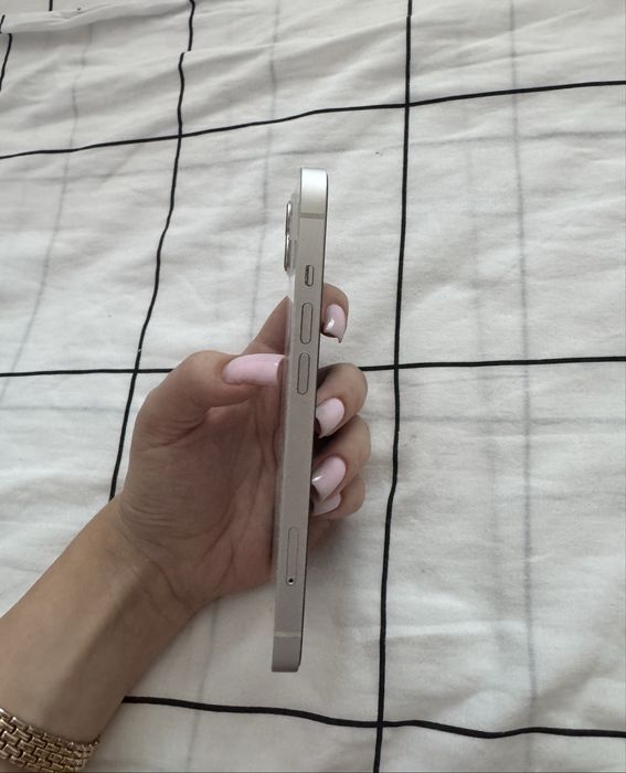 Продавам Iphone 13 128GB