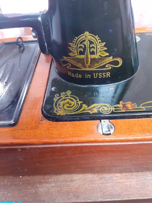 продавам стара шевна машина singer запазена