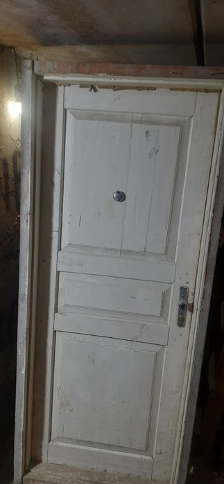 Продаётся наружная дверь б/у