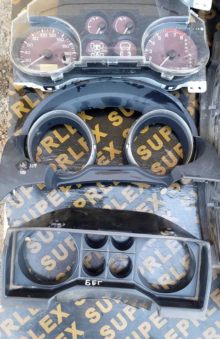 Панель приборов Mitsubishi  Pajero 4