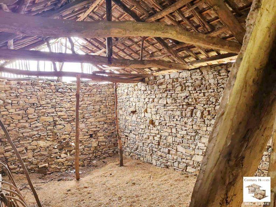 170226 Стара къща с голям двор в китно село на 3 км от град Дряново