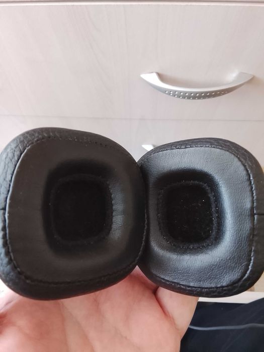 Sony блутут и Marshall кабелни слушалки