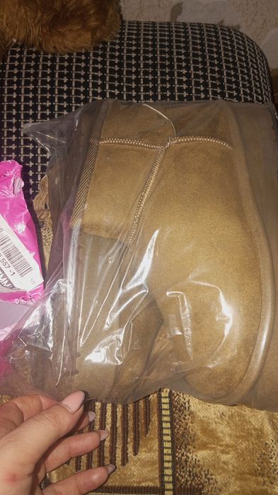 Продам сапоги угги новые