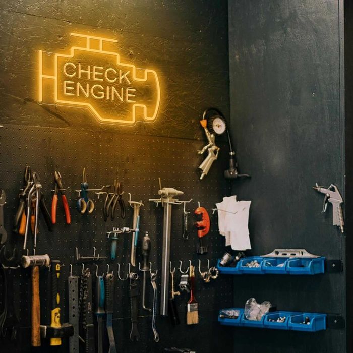 Reclama luminoasa LED Neon „Check Engine”