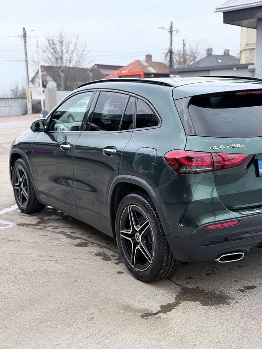 Mercedes-Benz GLA 250e TVA Deductibil