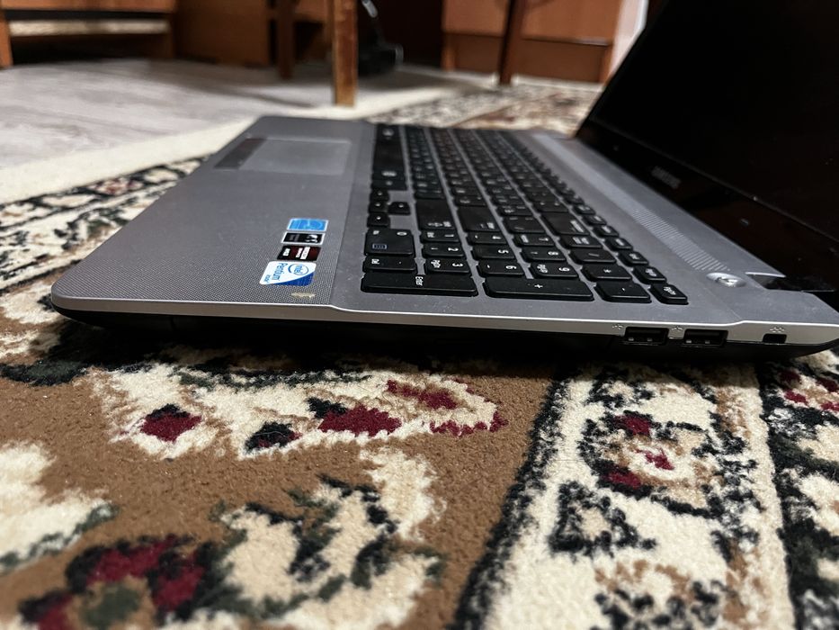 Ноутбук Samsung