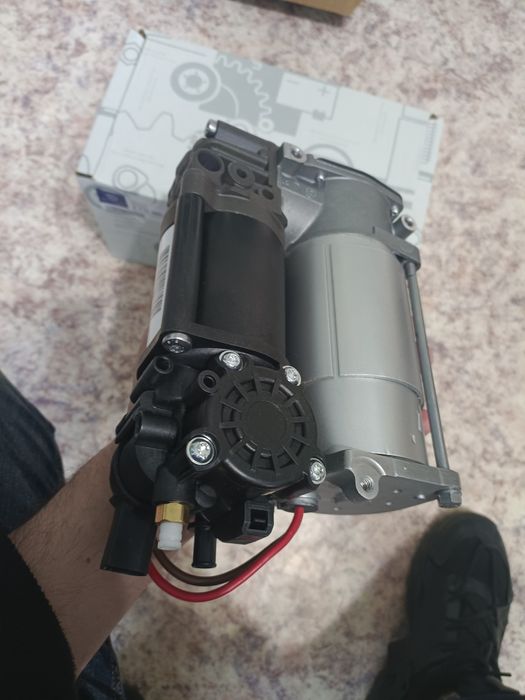 Компрессор пневмы Мерседес W212 W218 CLS