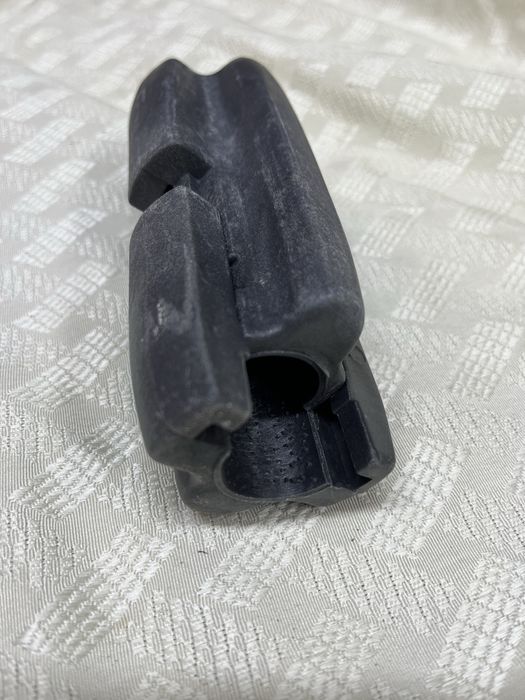 Зажим для нефтяной трубы сателлит