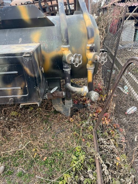 Цистерна бензовоз