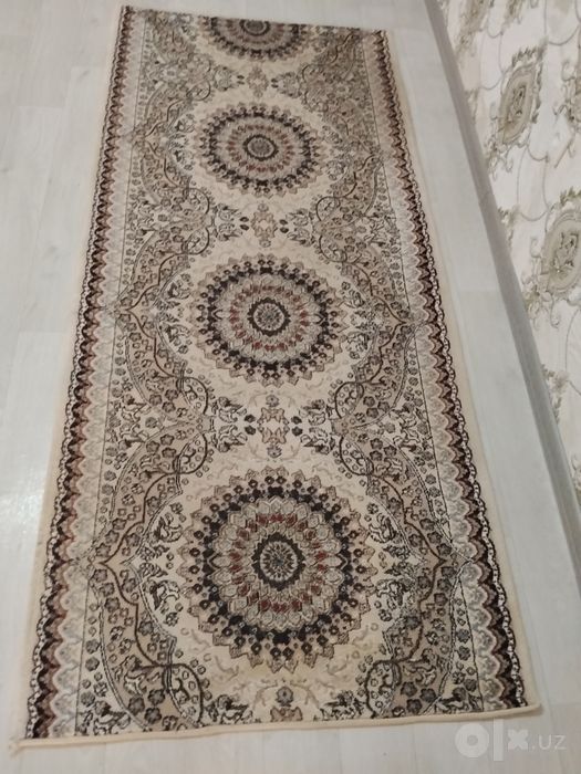 Продаются ковры.