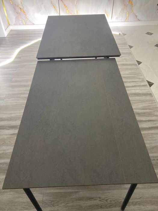 стол в отличном  состояния