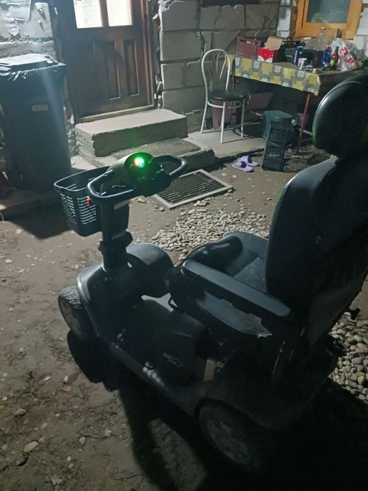 Scuter electric pentru persoane cu dizabilitati