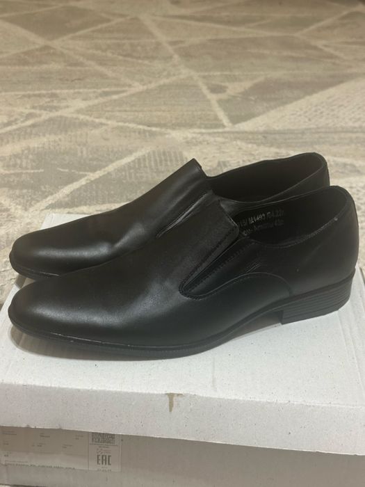 Продам туфли и берцы