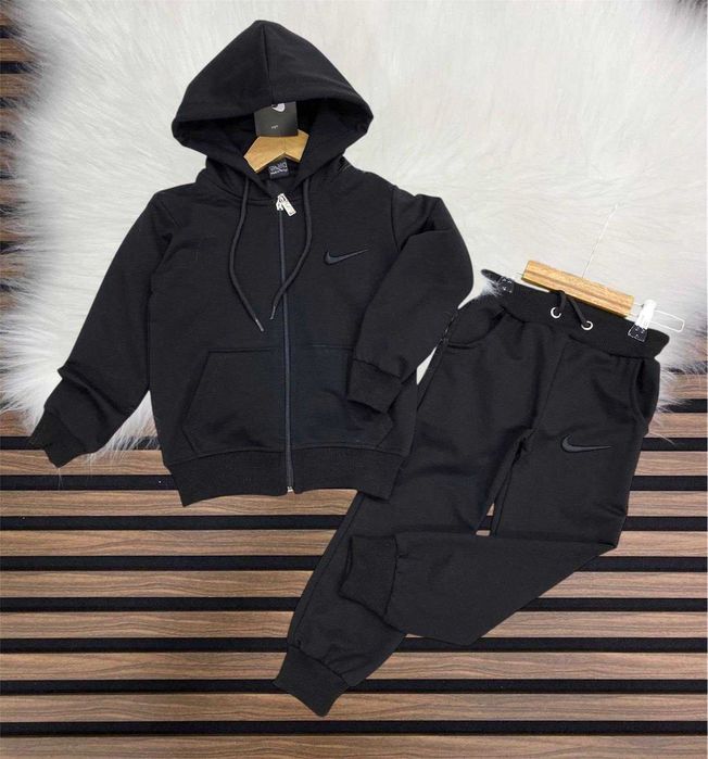 Детски спортни екипи за момичета