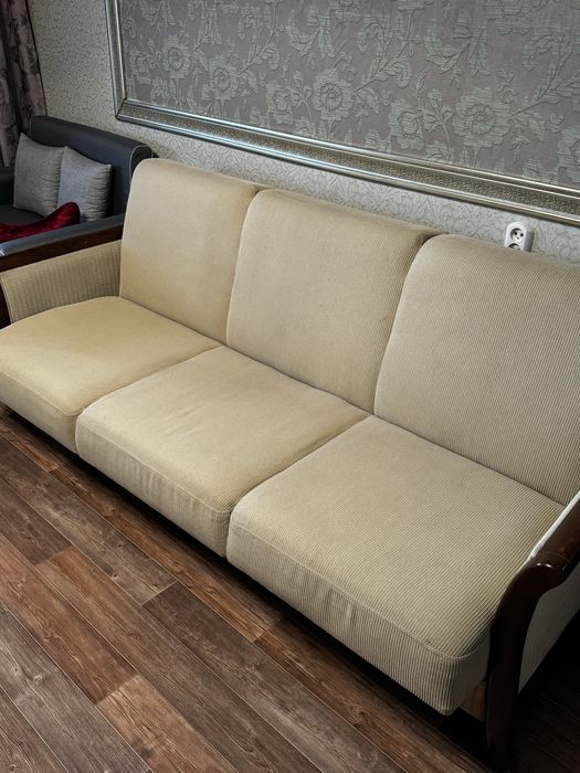 Диван в хорошем состоянии
