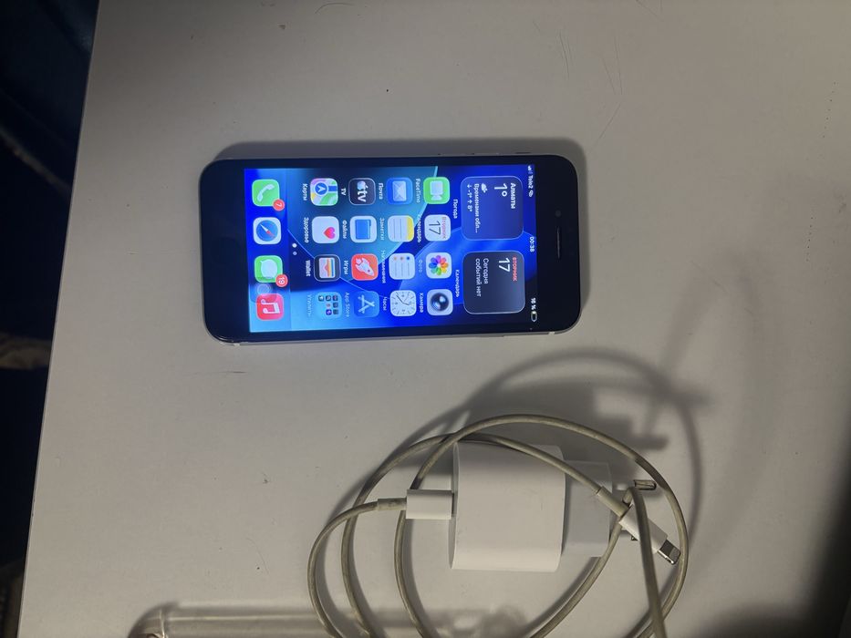 Iphone se 2020 в хорошем состояний