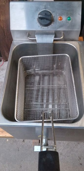 Fripteuza dubla horeca