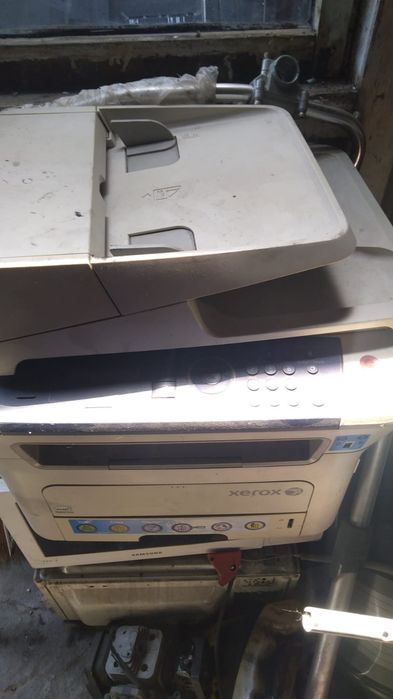 Продам принтер HP на запчасти