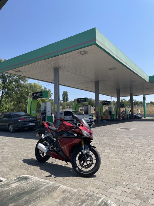YAMAHA yzf r 125 2016 ROSU