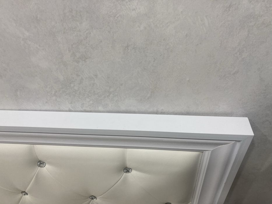 Кровать с матрасом вместе