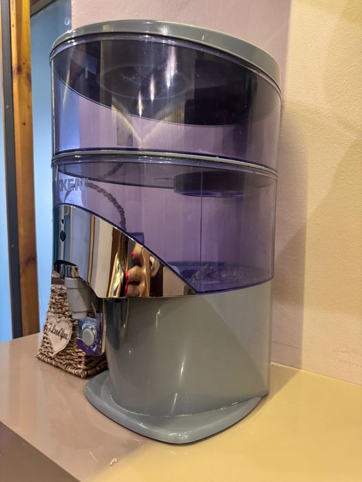 Пречиствател/диспенсър за вода