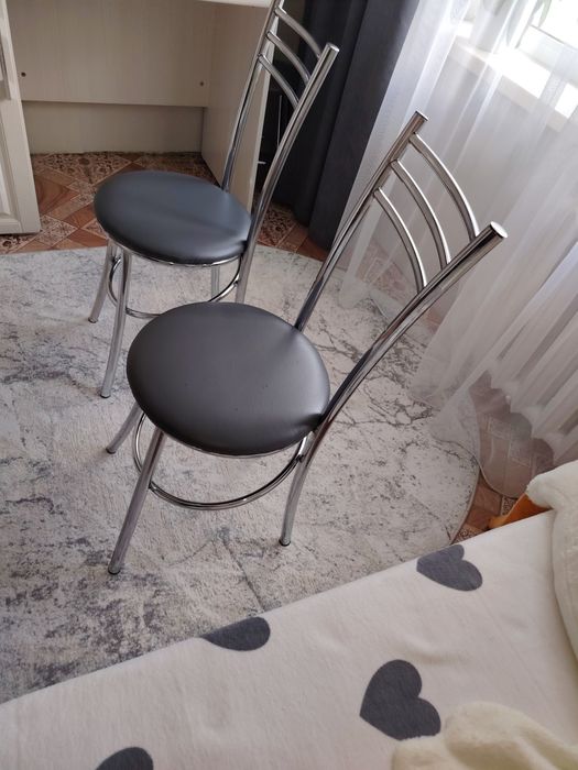 Продам 2 стула со спинкой цена за два стула